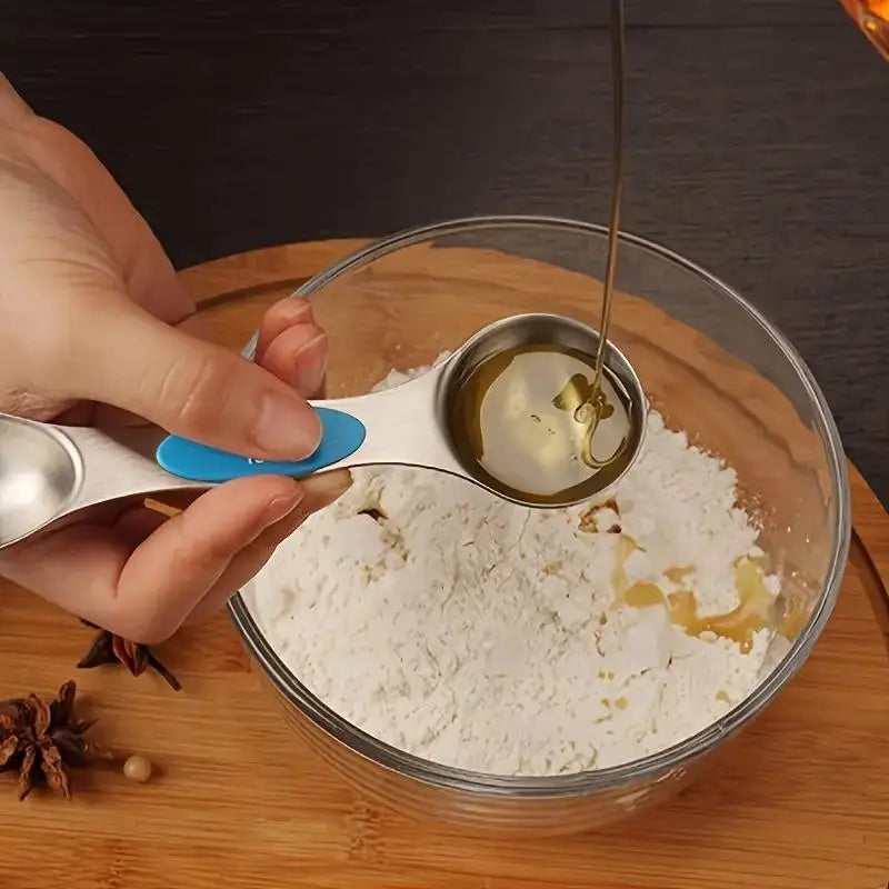 Showlu Smart General magnetic measuring spoons set with stainless steel spoons and magnetic handles for easy storage.