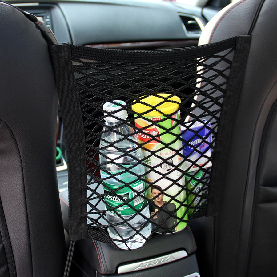 Showlu Smart General pet car window safety net installed on vehicle window, preventing pets from falling or jumping out.