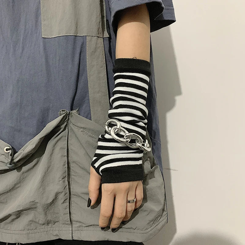 Showlu Smart General winter knitted long sleeve fingerless gloves with stripe pattern for men and women, suitable for outdoor warmth.