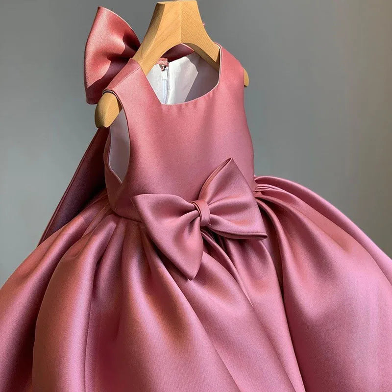 Showlu Fashion Store girls’ birthday party dress for ages 1-8, featuring a princess-style design, suitable for Christmas and baptism celebrations.