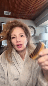 Lymphatic contour face brush from Stone's Store with ergonomic handle and soft bristles for facial lymphatic drainage and skincare.