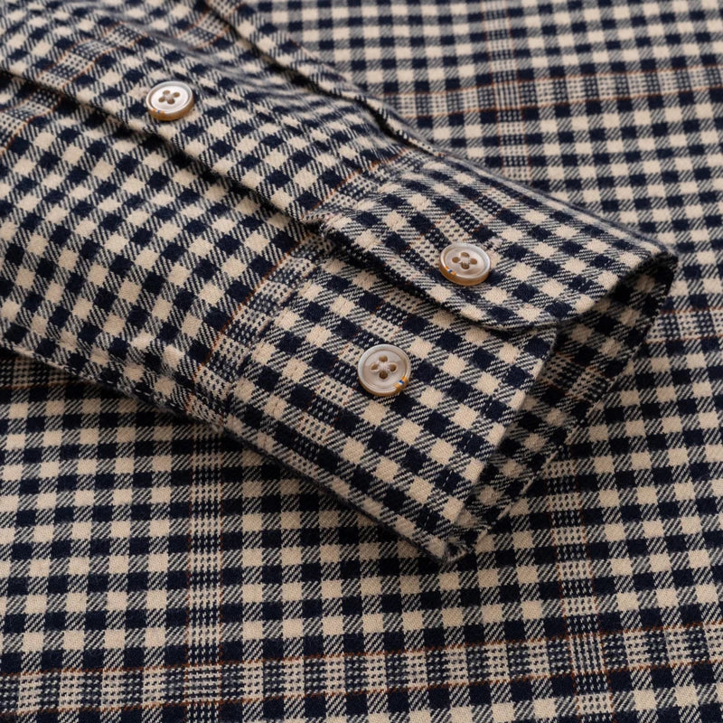 Men's flannel long sleeve shirt with plaid pattern, heavy cotton, soft brushed fabric, casual style, standard fit, in classic England-inspired design.