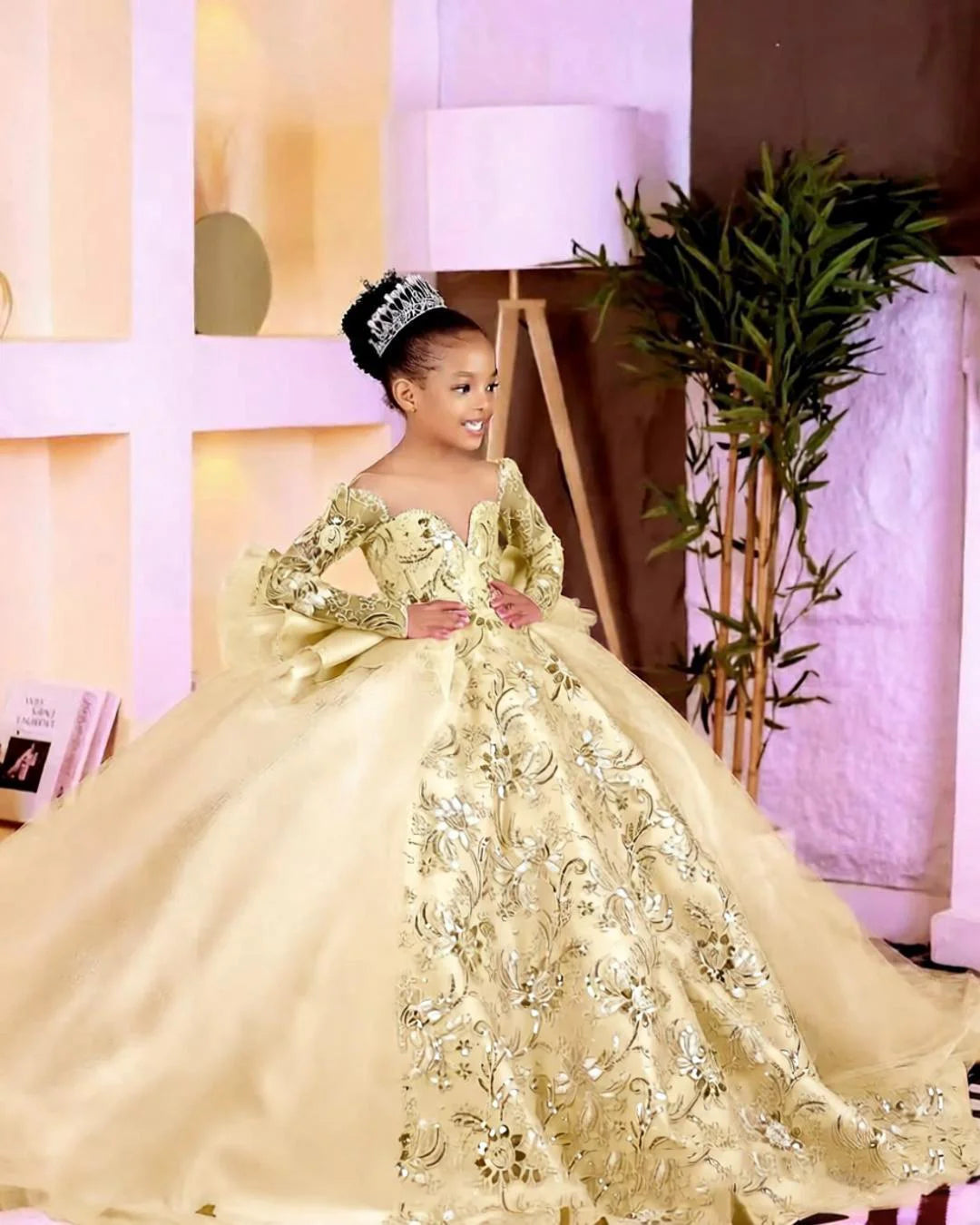 Customized Pink Flower Girl Dresses Children Birthday Dress Illusion Sheer Neck Long Sleeves Beaded Lace Princess Ball Gowns