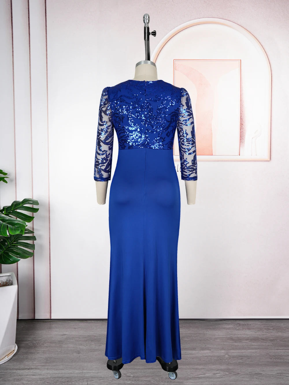 Plus size African party dress by Showlu Fashion, sequin dashiki bodycon evening gown with elegant long design for women.