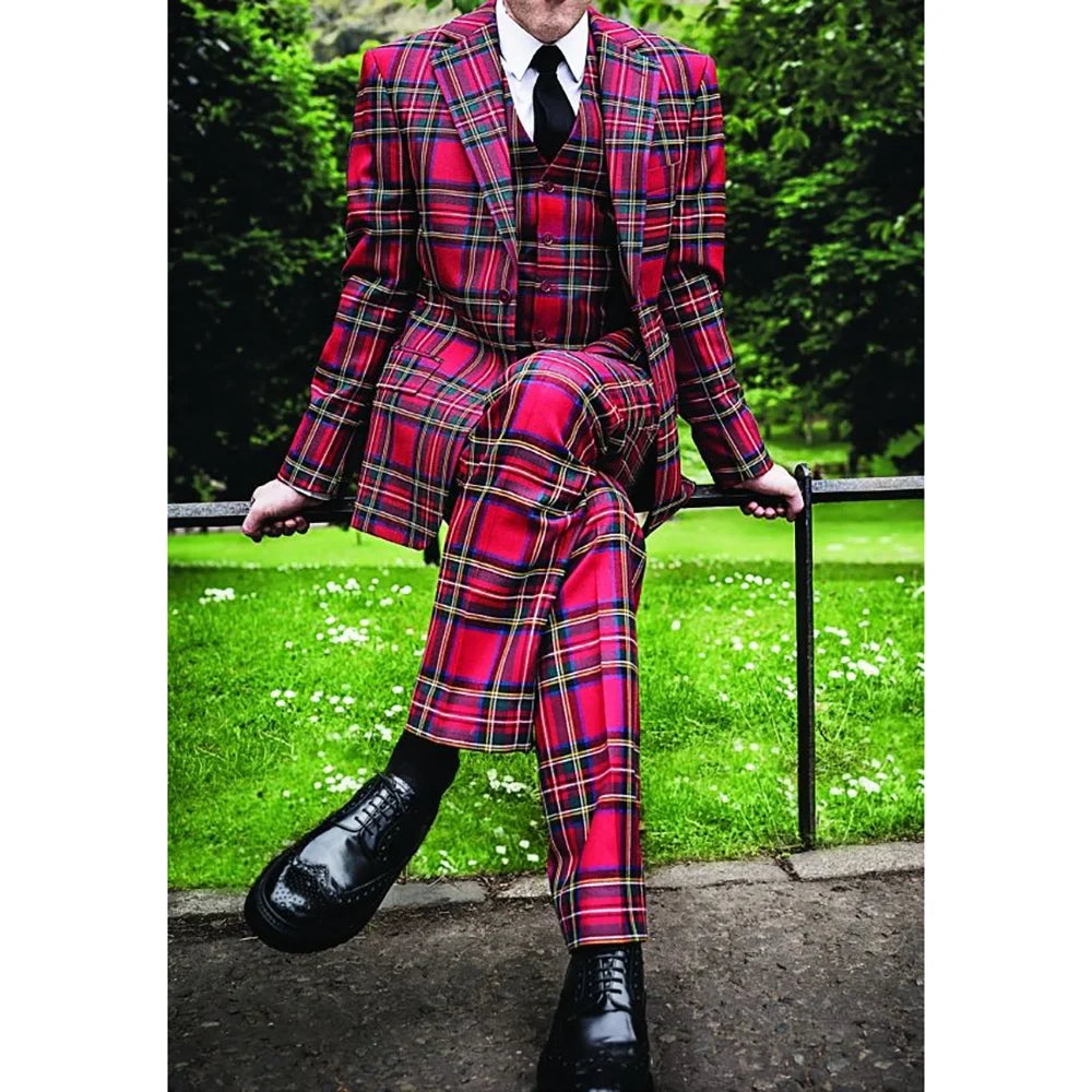 SHOWLU Men's red grid 3-piece suit with peak lapel, ideal for formal weddings and parties, displayed on a mannequin.