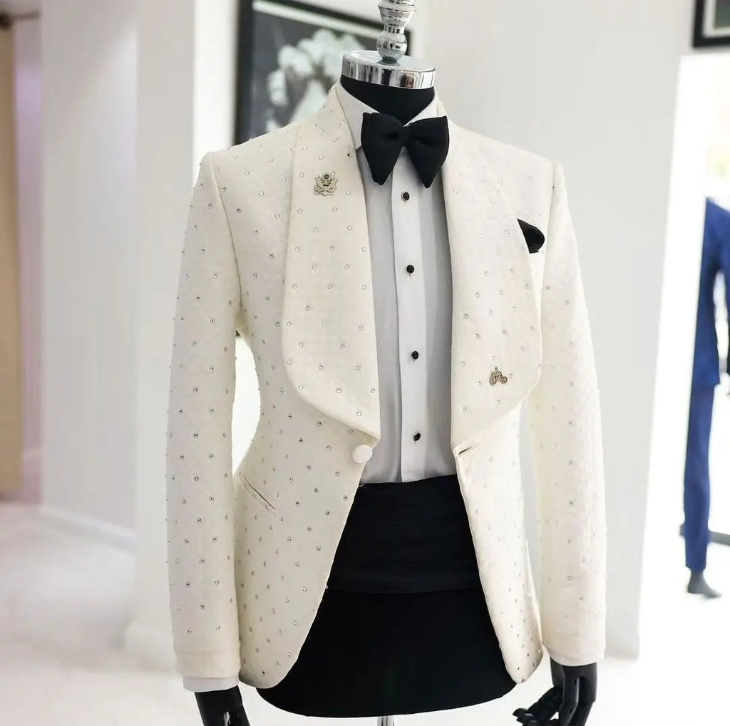 Men's jacquard tuxedo suit with beaded wedding blazer, featuring elegant embroidery and tailored fit, stylish formal wear from SHOWLU FASHION.