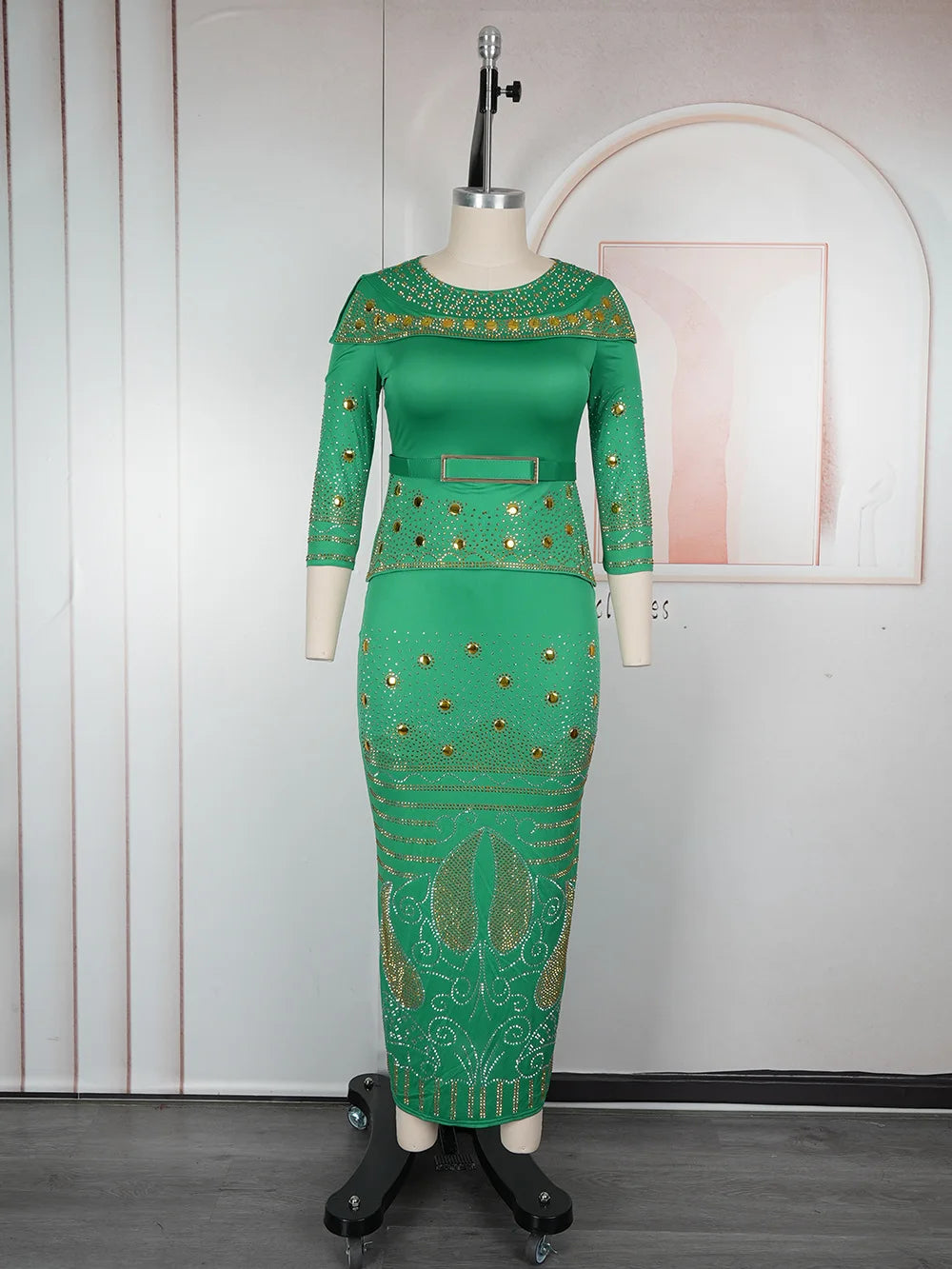 Plus size Dashiki diamond bodycon maxi dress for women, featuring vibrant African-inspired patterns and a fitted silhouette.