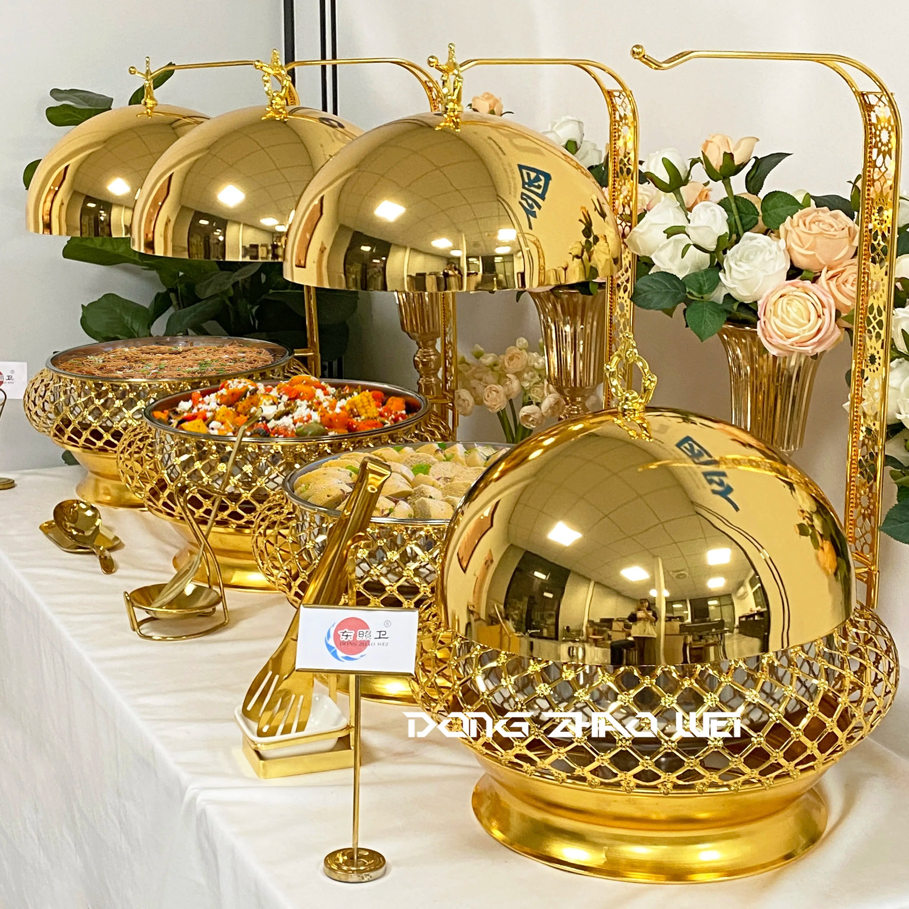 Luxury stainless steel wedding party chafing dish for buffet food warming, ideal for catering and catering services.