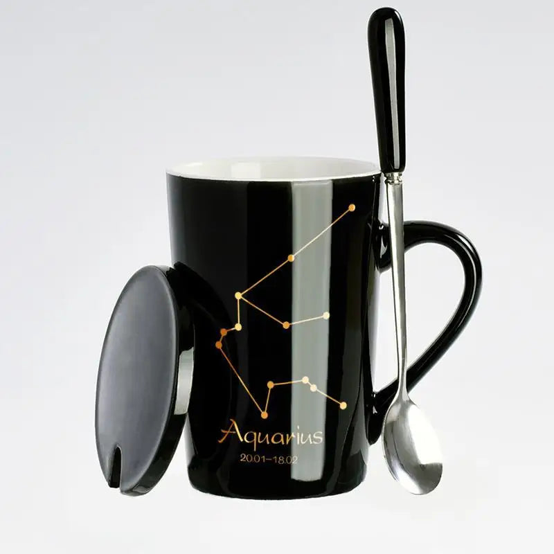Showlu 12 Zodiac Signs ceramic coffee mug with lid and spoon, black, featuring detailed zodiac symbols and a sleek design.