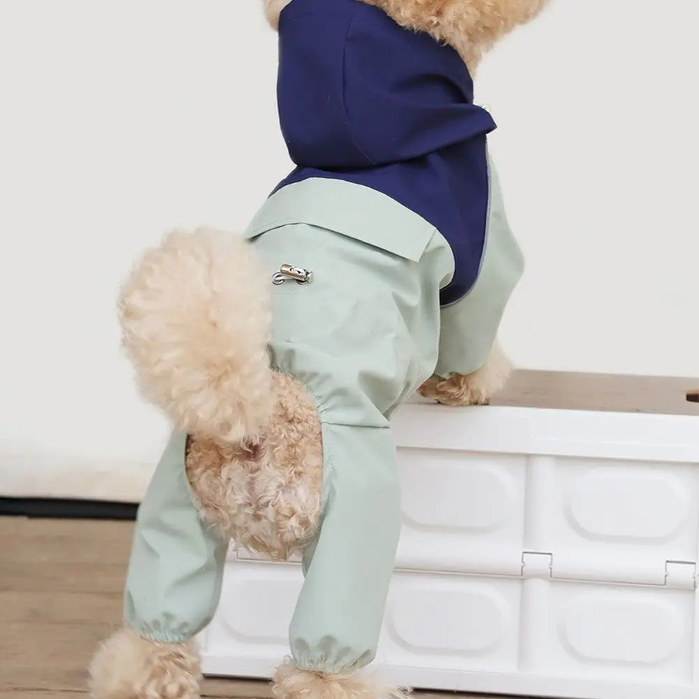 Reflective Showlu waterproof dog raincoat made of breathable nylon, suitable for outdoor walks and rainy weather.
