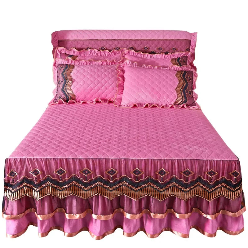 AI WINSURE-European Lace Velvet Bedspreads Quilted, King Size, Luxury, Retro Soft Bedskirt Set, with 2 Pillow Shams, Queen