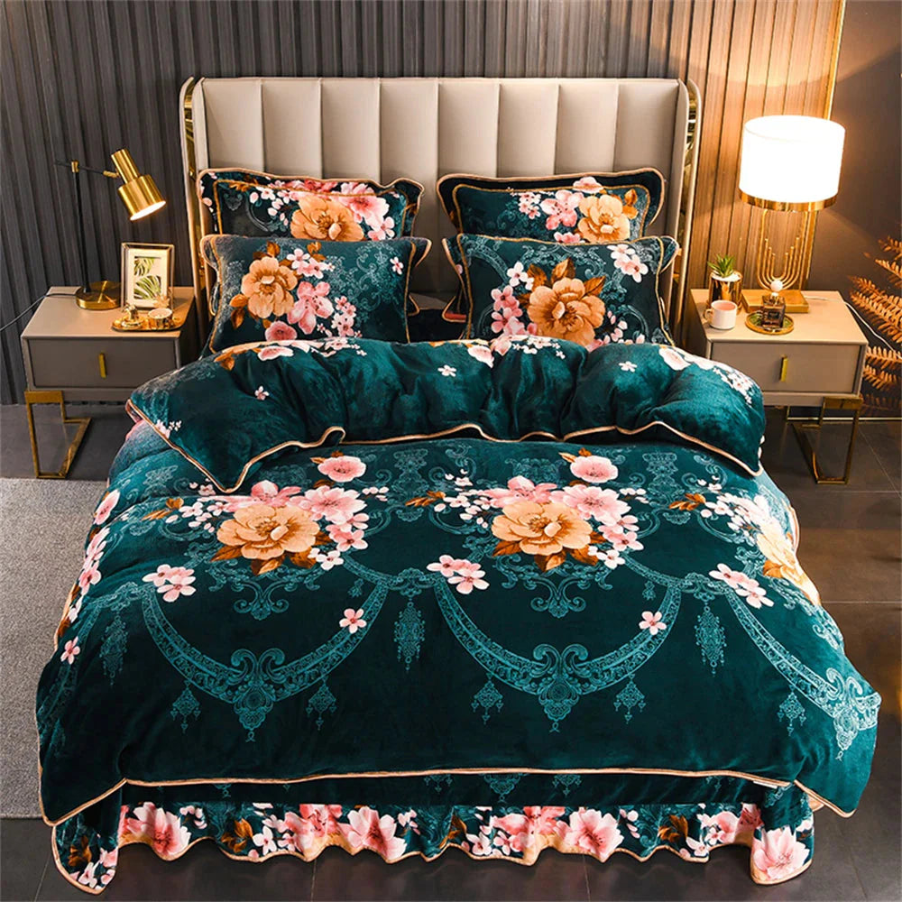 Thickened coral velvet flannel bedding set with quilt cover and pillowcases, soft and cozy 4-piece bedding set in warm tones.