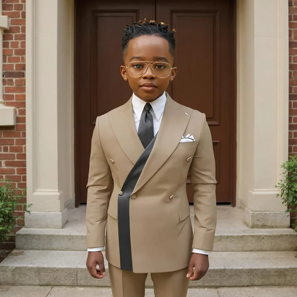 Boy's fashion blazer and tuxedo set with double-breasted jacket and pants, suitable for kids' weddings, ages 2 to 16.