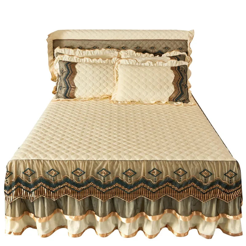 AI WINSURE-European Lace Velvet Bedspreads Quilted, King Size, Luxury, Retro Soft Bedskirt Set, with 2 Pillow Shams, Queen