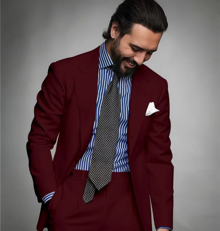 Showlu Smart General custom suit in special size, tailored fit with navy fabric, displayed on a mannequin.