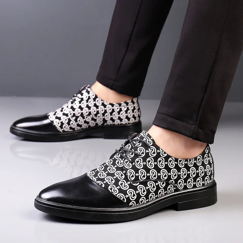 Shiny black patent leather men's dress shoes with pointed toes, formal oxford style, featuring sleek design and classic elegance.