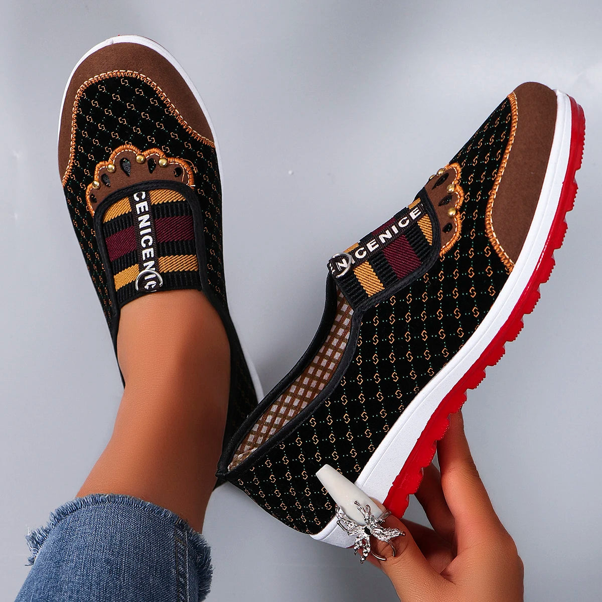 Women's breathable mesh flat shoes from Showlu Fashion Store featuring casual slip-on sneakers for summer comfort.