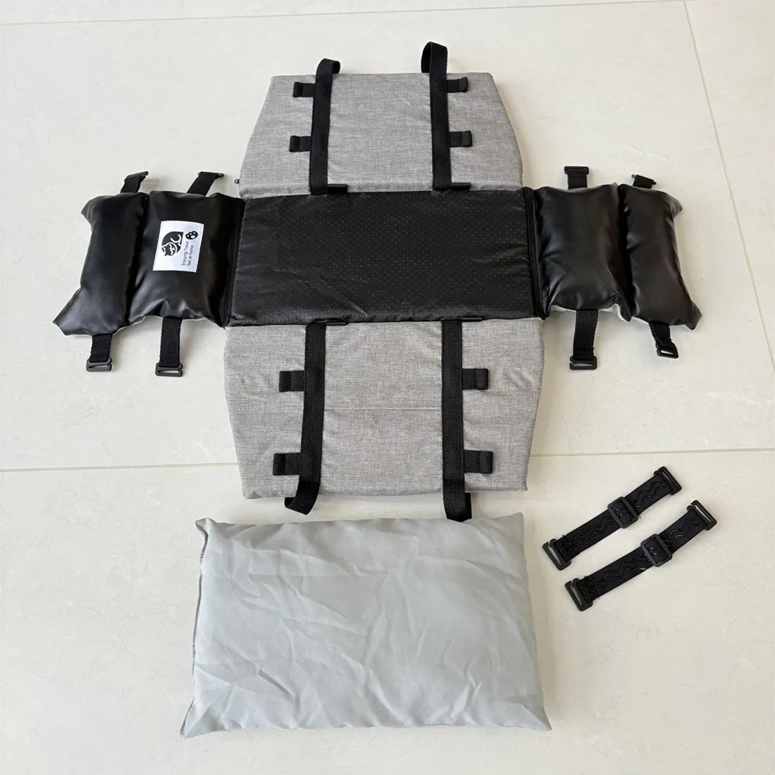 Portable Showlu Fashion leather pet car seat bed for small dogs, designed for travel comfort and safety during car journeys.