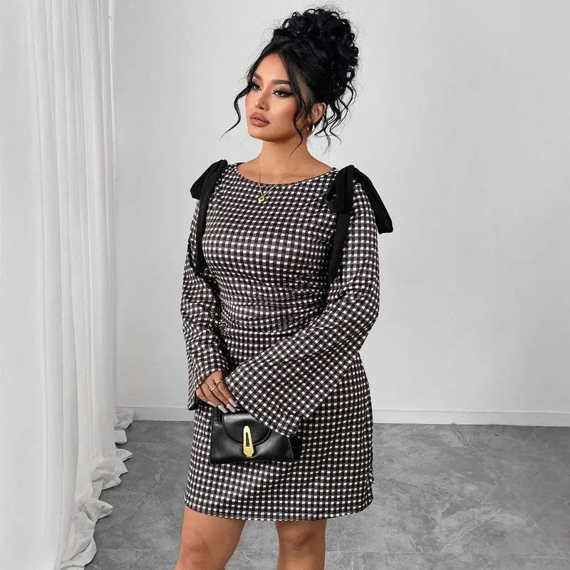 Showlu Fashion plaid long sleeve linen dress with a slimming flared design, perfect for casual or stylish occasions.