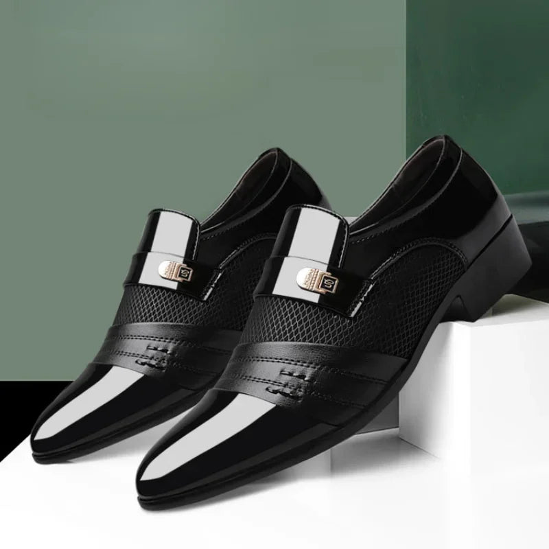 Men's black leather Oxford shoes by Showlu Fashion Store featuring classic slip-on design and formal loafers for business wear.