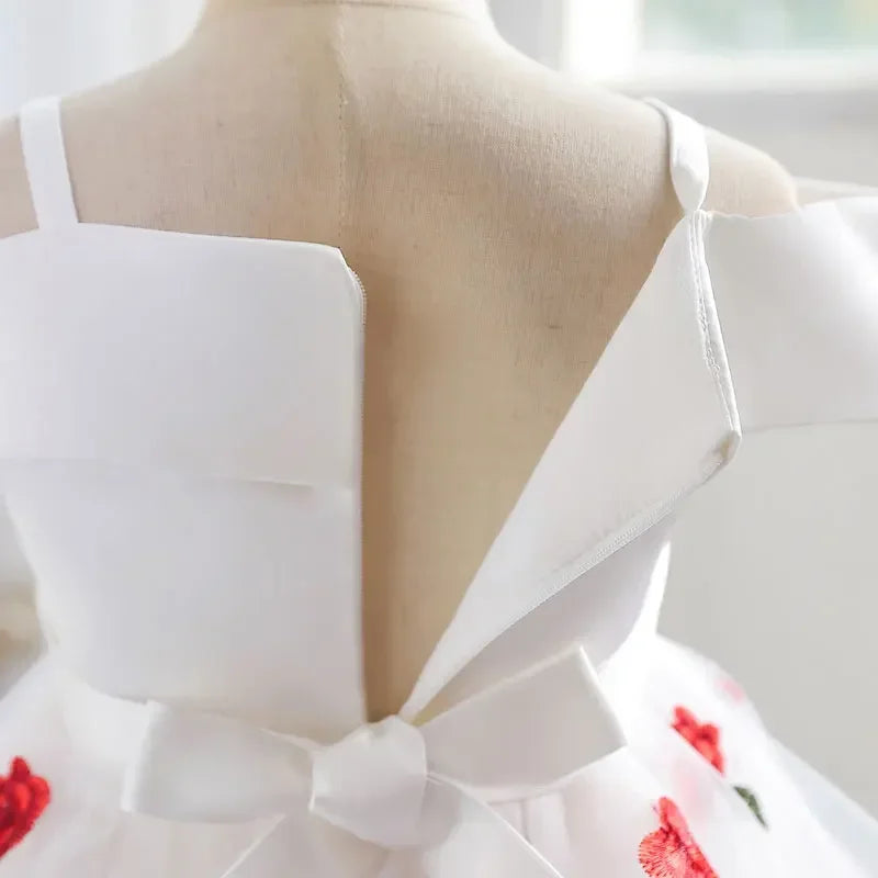 Summer flower girl dress for kids by Showlu Fashion, sleeveless wedding and party dress for girls aged 3-10 years.
