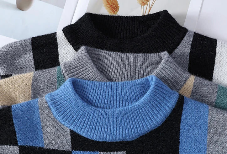 Fashionable plaid mock neck sweater for men and women, casual loose fit, warm knitted pullover ideal for autumn and winter.