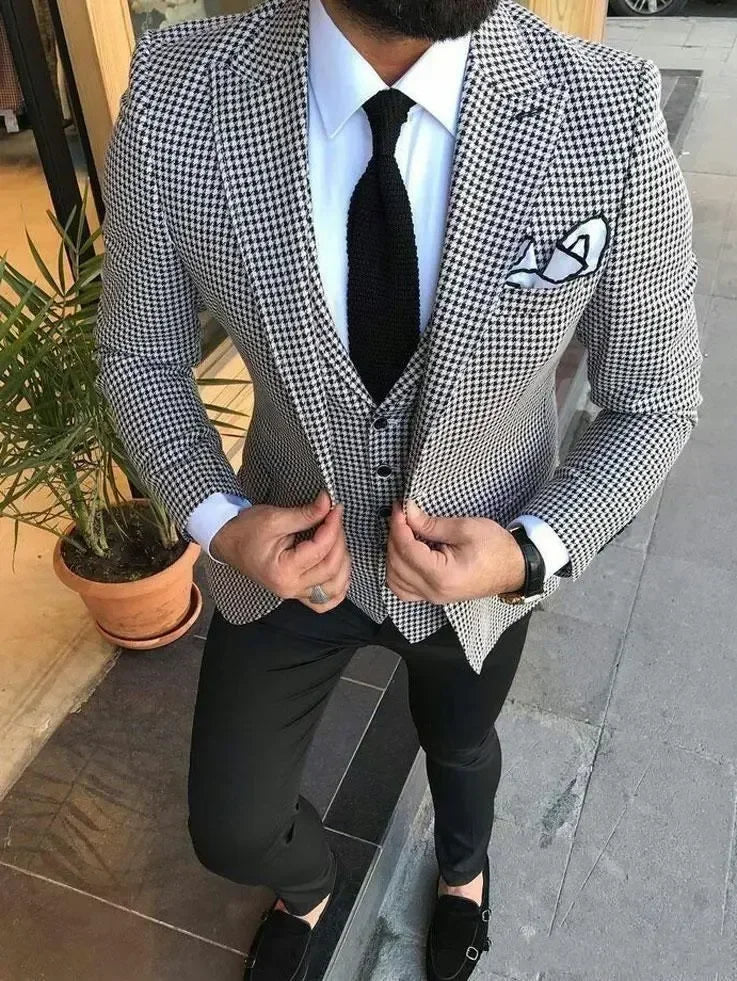 Olive green men's 3-piece slim fit formal suit with notch lapel, shown by SHOWLU FASHION STORE. Includes jacket, vest, and trousers.