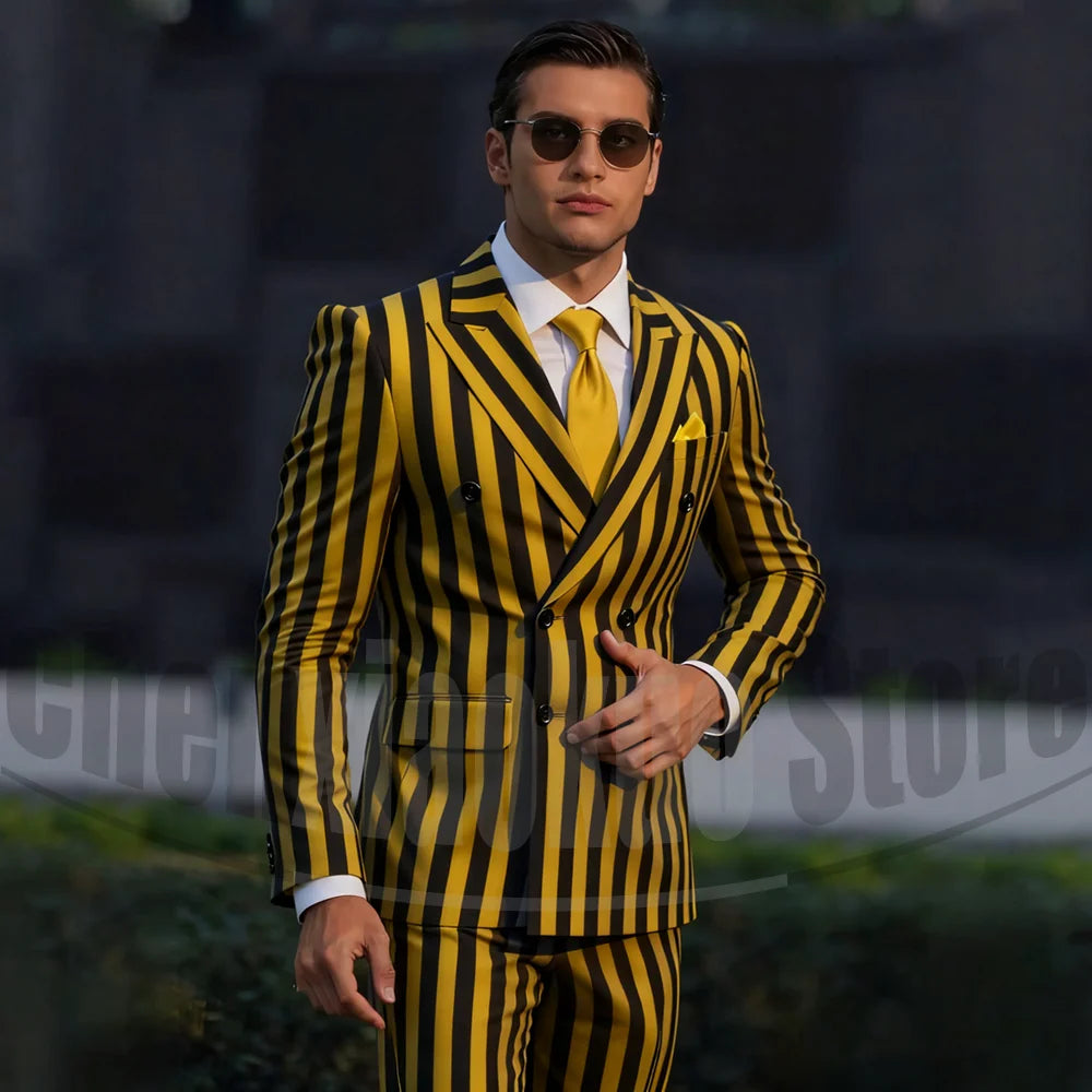 Stylish two-tone striped men's suit by Showlu Fashion, double-breasted design, perfect for business, wedding, or casual occasions.