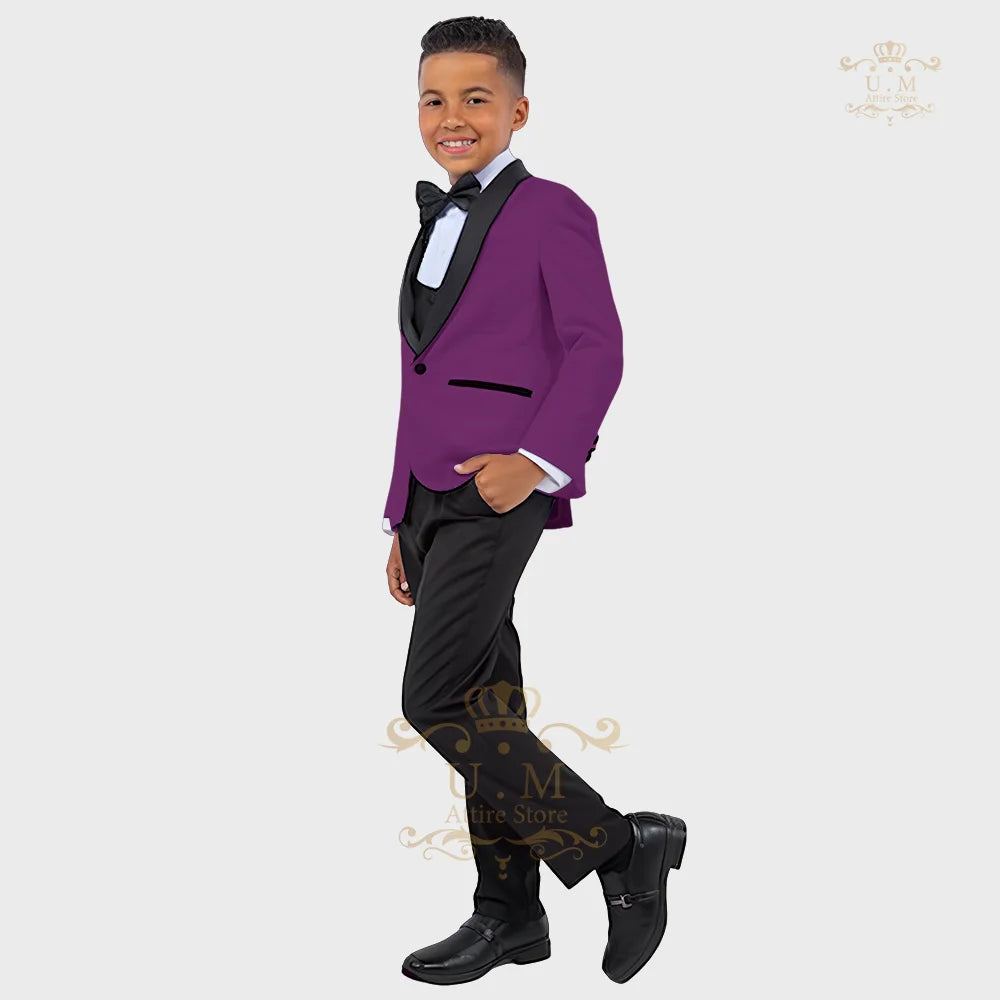 Boy's white tuxedo suit by SHOWLU FASHION STORE, includes formal jacket, vest, and pants for special occasions.