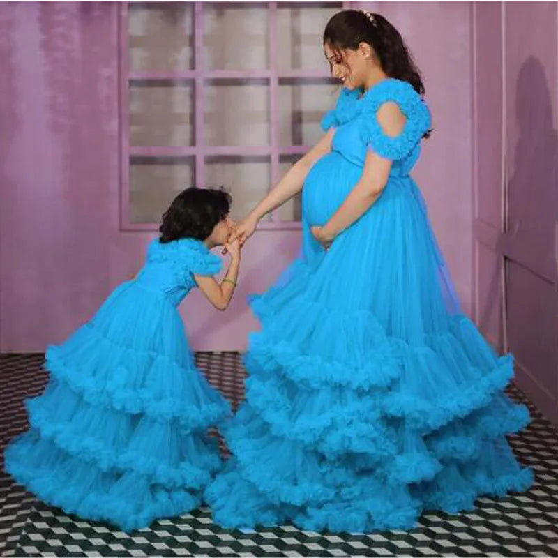 Showlu Fashion Puffy mother and daughter tulle prom dresses with ruffles and tiered mesh, suitable for baby showers and pregnant women.
