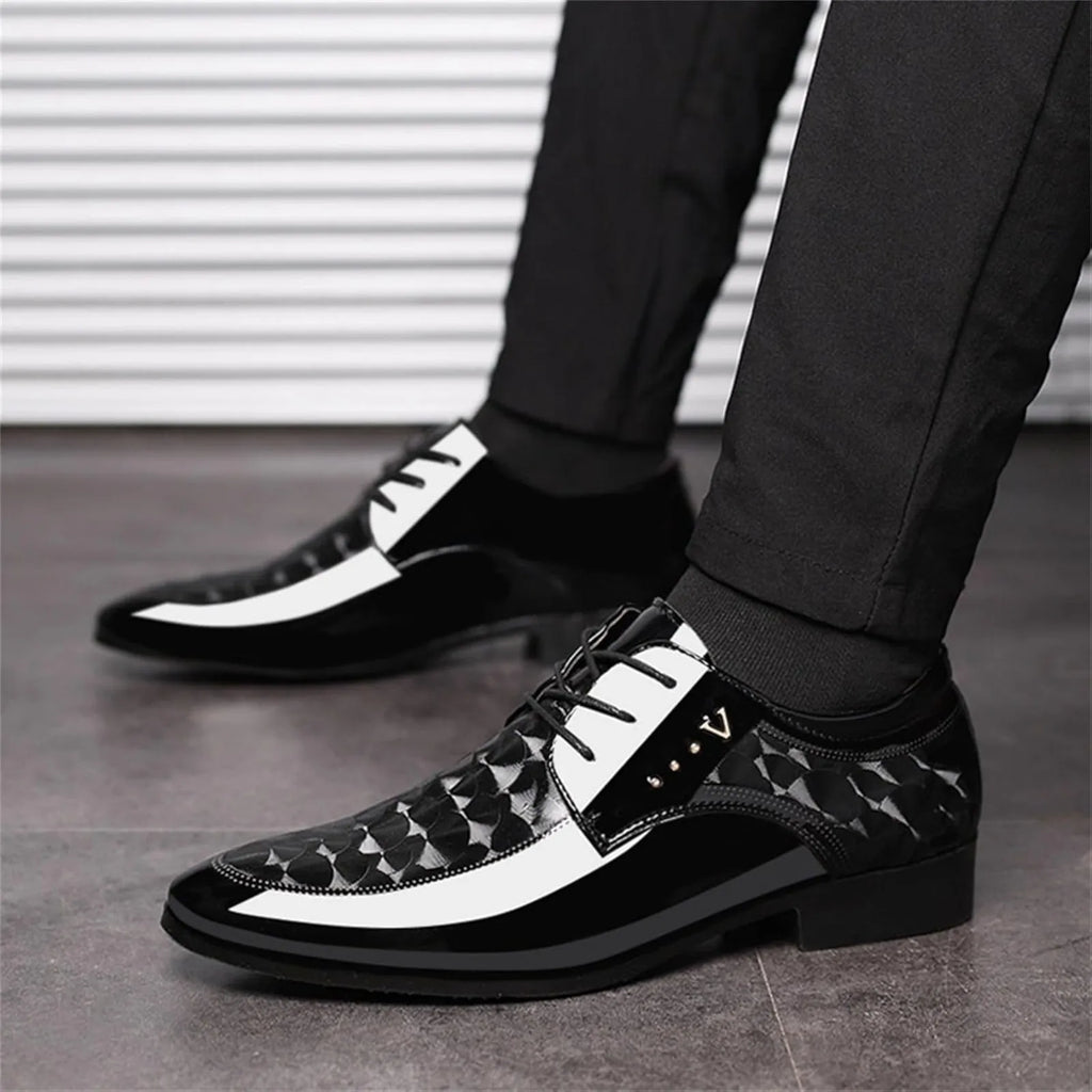 Showlu men's Oxford shoes with a formal moire pattern and square toe, stylish dress shoes for formal occasions.