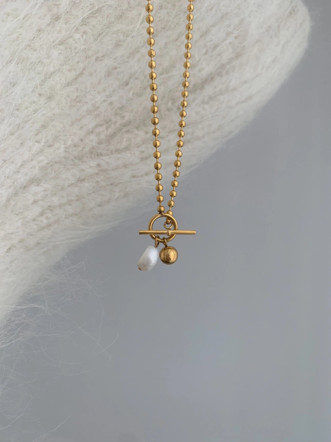 Showlu Fashion Store Peri'sBox minimalist stainless steel necklace with freshwater pearl pendant and baroque pearl design for women