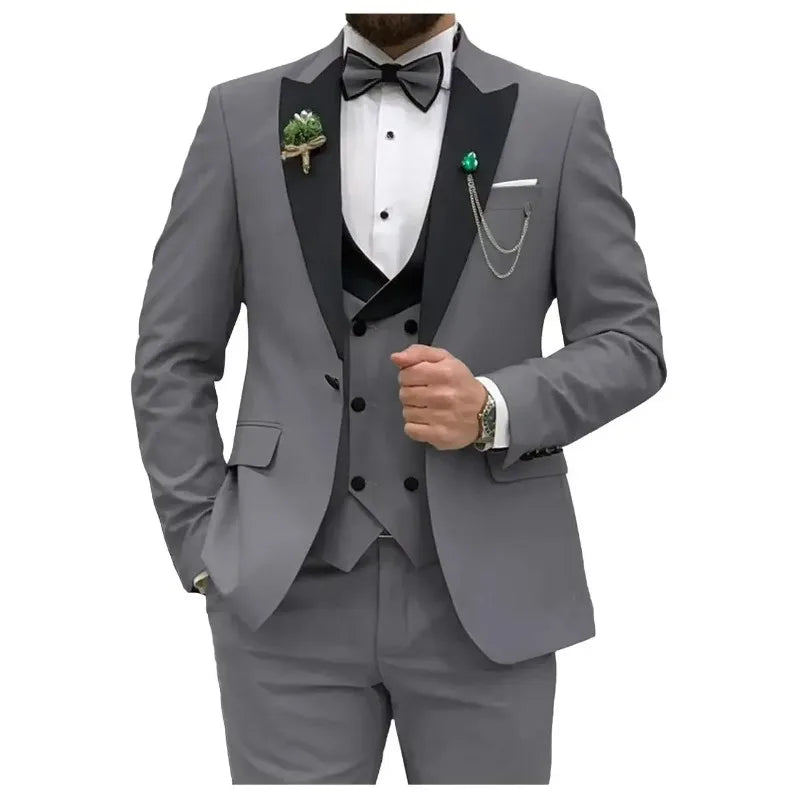 Royal blue men's 3-piece slim fit suit by Showlu Fashion, featuring a double-breasted blazer, matching trousers, and vest.