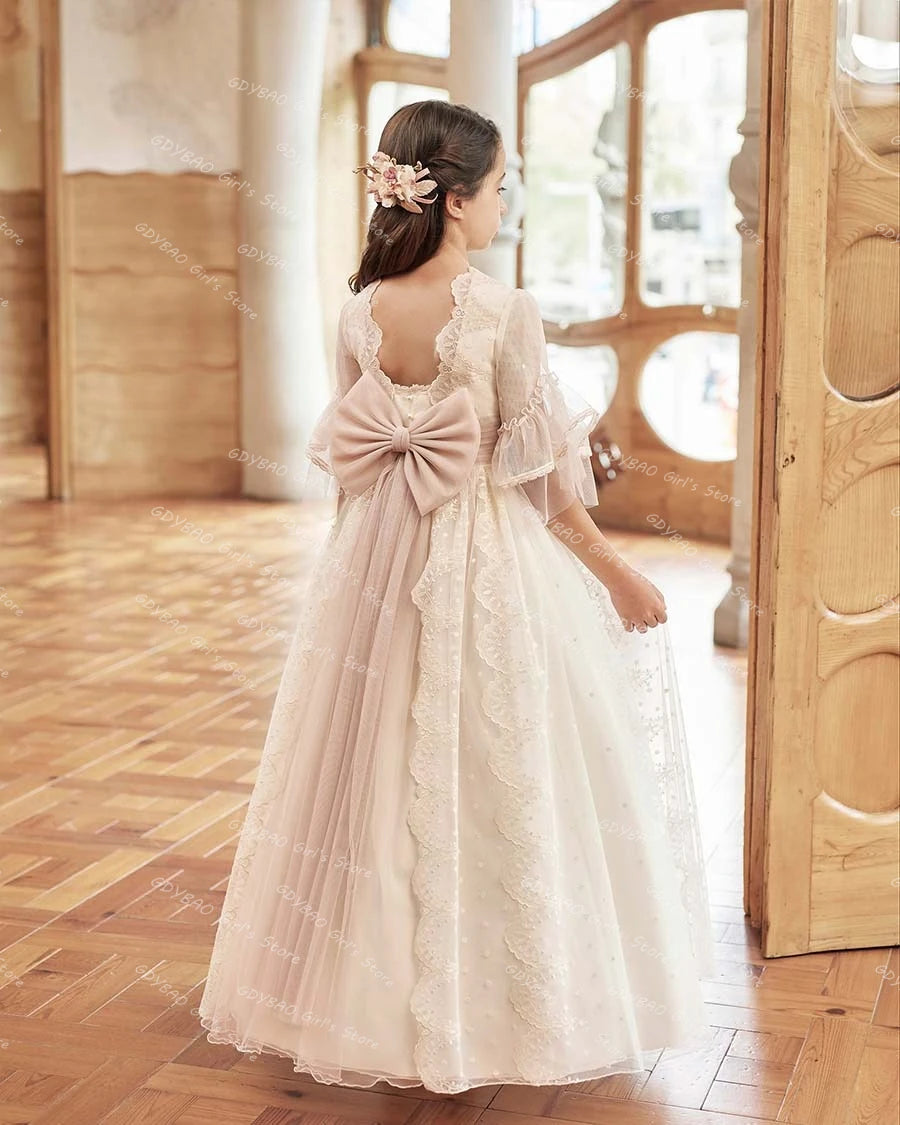 Gdybao A-Line lace flower girl dress with boat neck and floral details, suitable for first communion, by Showlu Fashion Store.