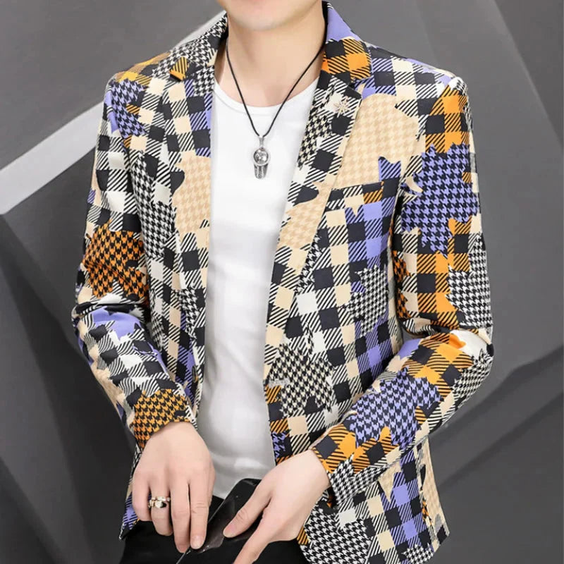 Men's slim fit business blazer by SHOWLU FASHION, smart casual suit jacket in classic design, shown on a model.