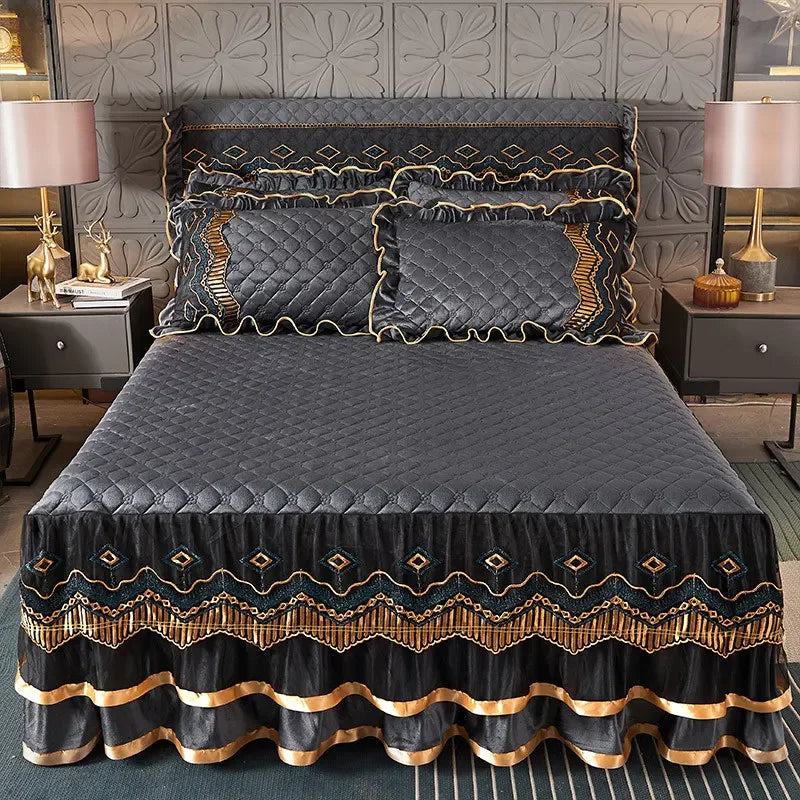 AI WINSURE-European Lace Velvet Bedspreads Quilted, King Size, Luxury, Retro Soft Bedskirt Set, with 2 Pillow Shams, Queen