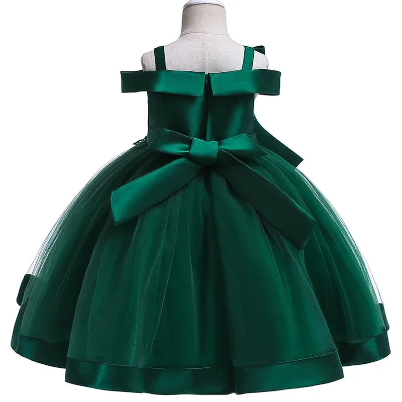 Elegant girls' Christmas party dress by Showlu Fashion Store with appliqué flowers, bow, and lace for children aged 3-10 years.