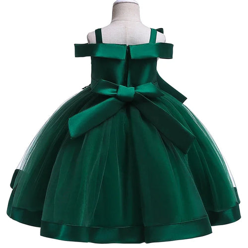 Elegant girls' Christmas party dress by Showlu Fashion Store with appliqué flowers, bow, and lace for children aged 3-10 years.