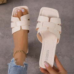 2025 summer Ladies' fashionable casual flat sandals, versatile outdoor wear, flat slippers for wearing outside