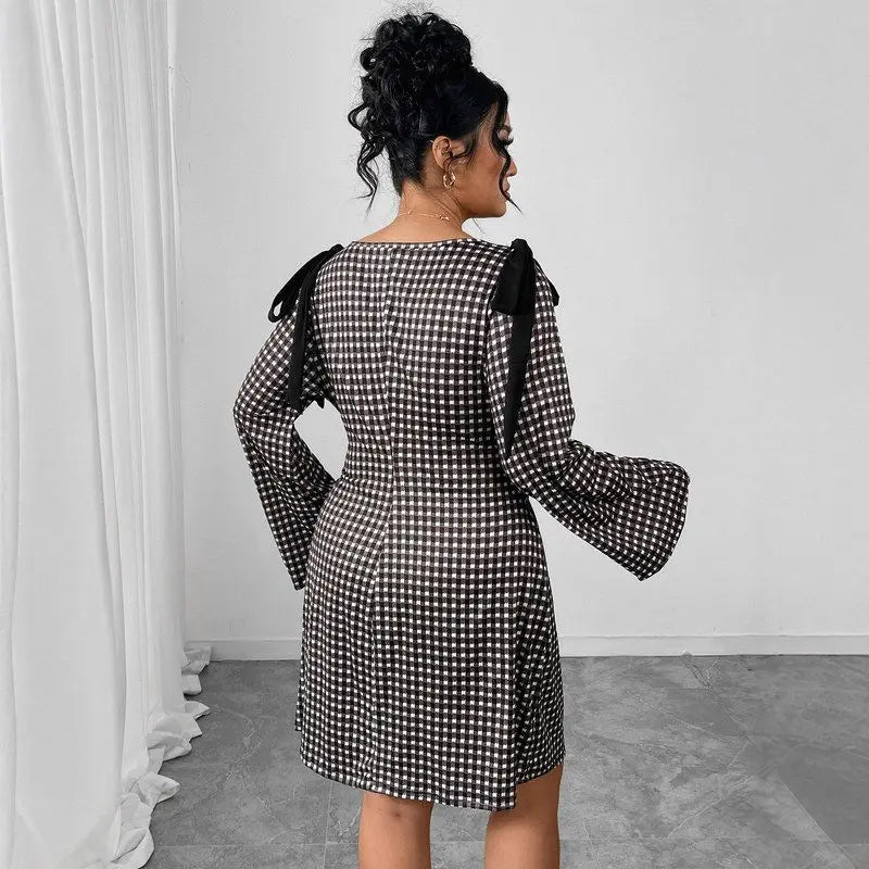 Showlu Fashion plaid long sleeve linen dress with a slim fit and flared skirt, perfect for casual or stylish occasions.