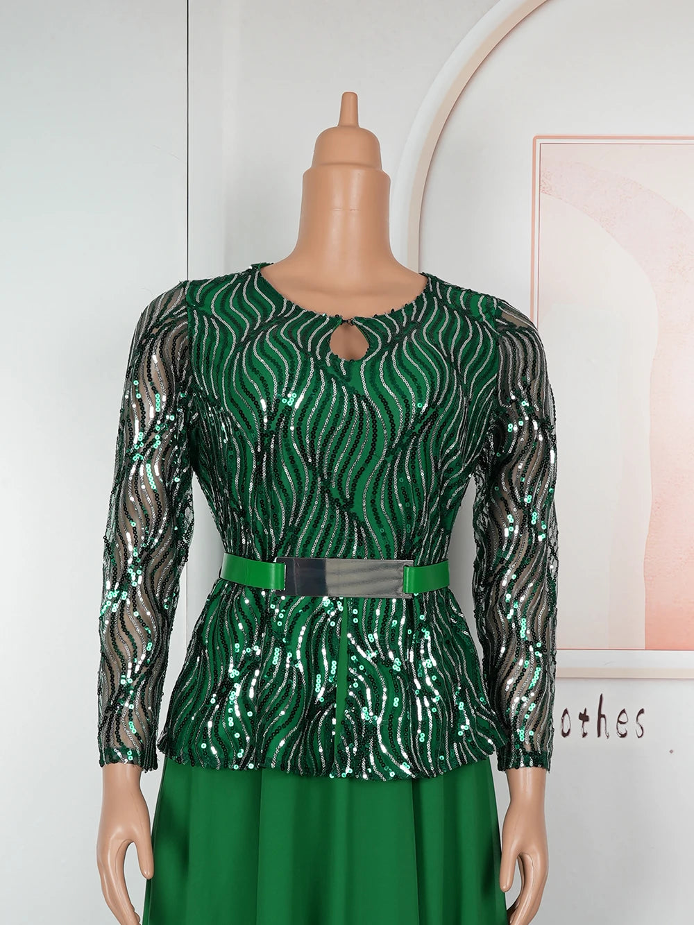 Elegant African women’s long dress with sequin details, dashiki style, plus size Ankara fabric, suitable for weddings and parties.