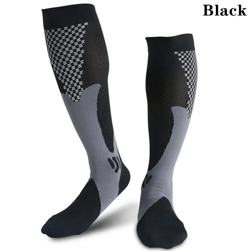 Black Showlu Fashion men's and women's compression socks with anti-fatigue support, ideal for football and sports activities.