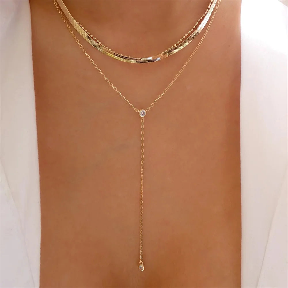 Elegant vintage pearl pendant necklace for women featuring a gold multi-layer chain choker with trendy jewelry design