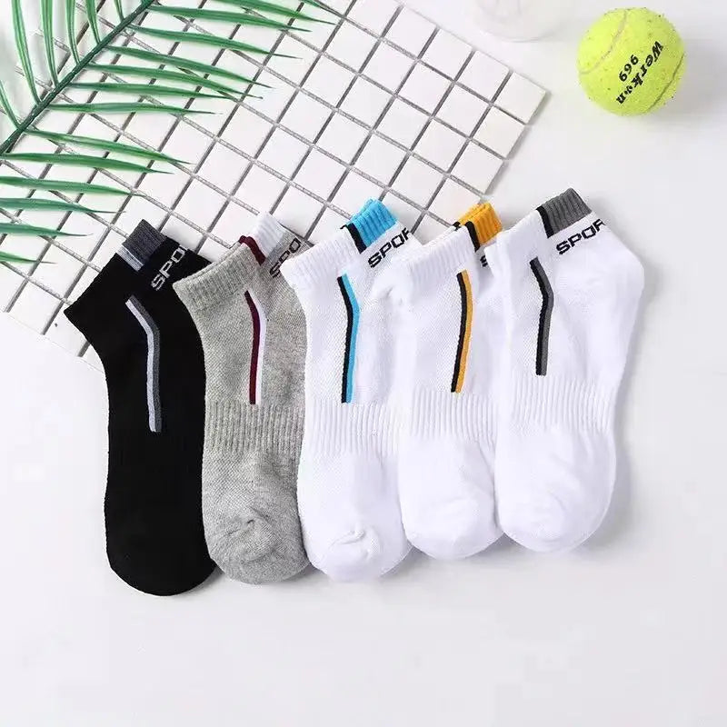 Set of men's striped cotton sports ankle socks, breathable and sweat-absorbing, comfortable for athletic and casual wear.
