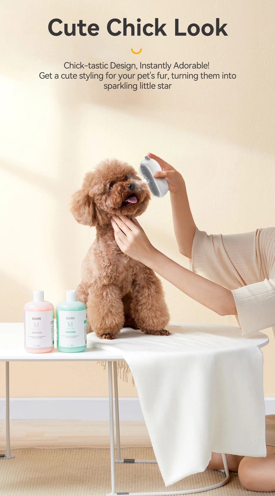 Showlu Smart General plastic cat grooming brush with fine teeth, designed for gentle pet grooming and removing loose fur.