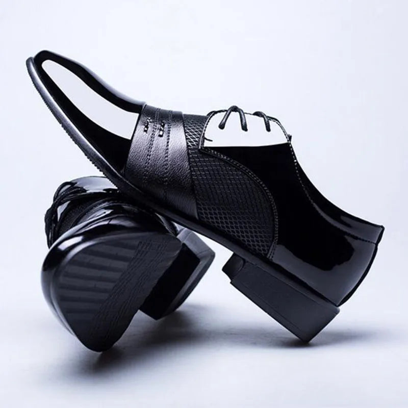Black men's pointed toe leather dress shoes by Showlu Fashion Store, classic formal lace-up flats for elegant occasions.