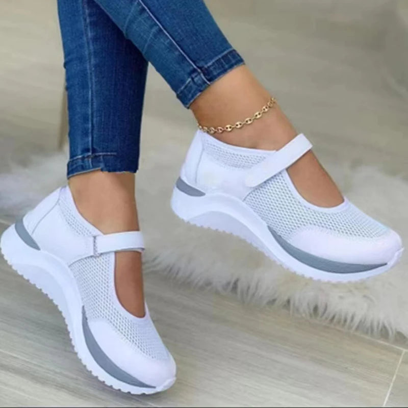 Round head knitted women's casual shoes with thick soles, available in large sizes 36-43, featuring a stylish grid design.