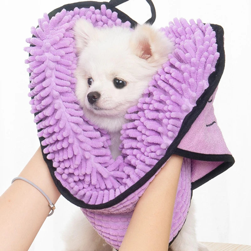 Soft Showlu Fashion pet bath robe towel for dogs and cats, quick-absorbent and convenient for pet cleaning and drying.