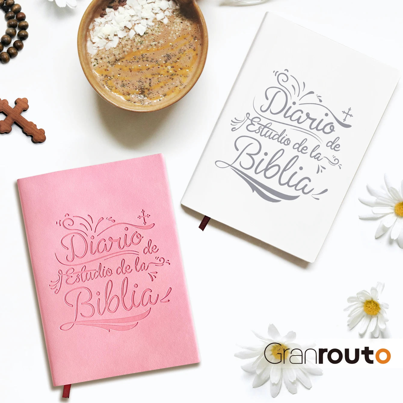 Spanish S.O.A.P. method Bible study journal and prayer notebook by Granrouto, designed for reflection and spiritual growth.