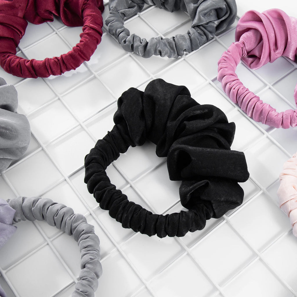 Showlu Smart General heatless hair curling ribbon wrapped around hair for gentle, natural curls.